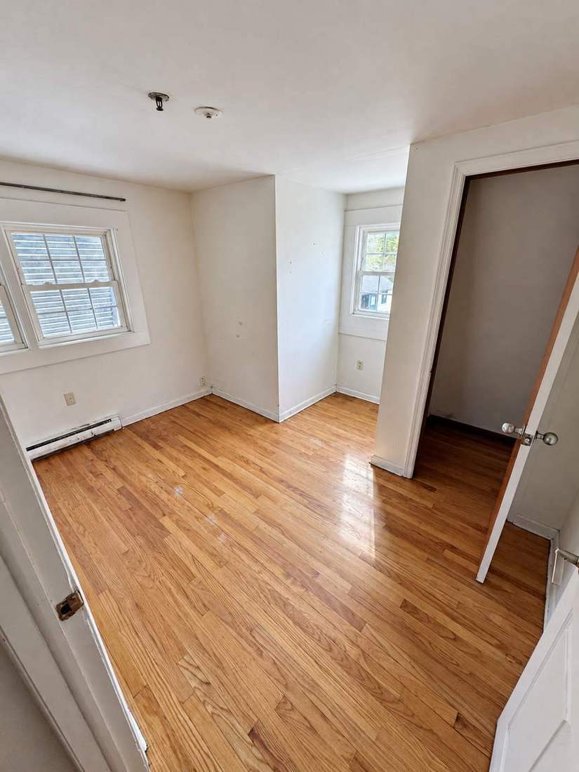 Red Gate Farm barn lease — Bedroom