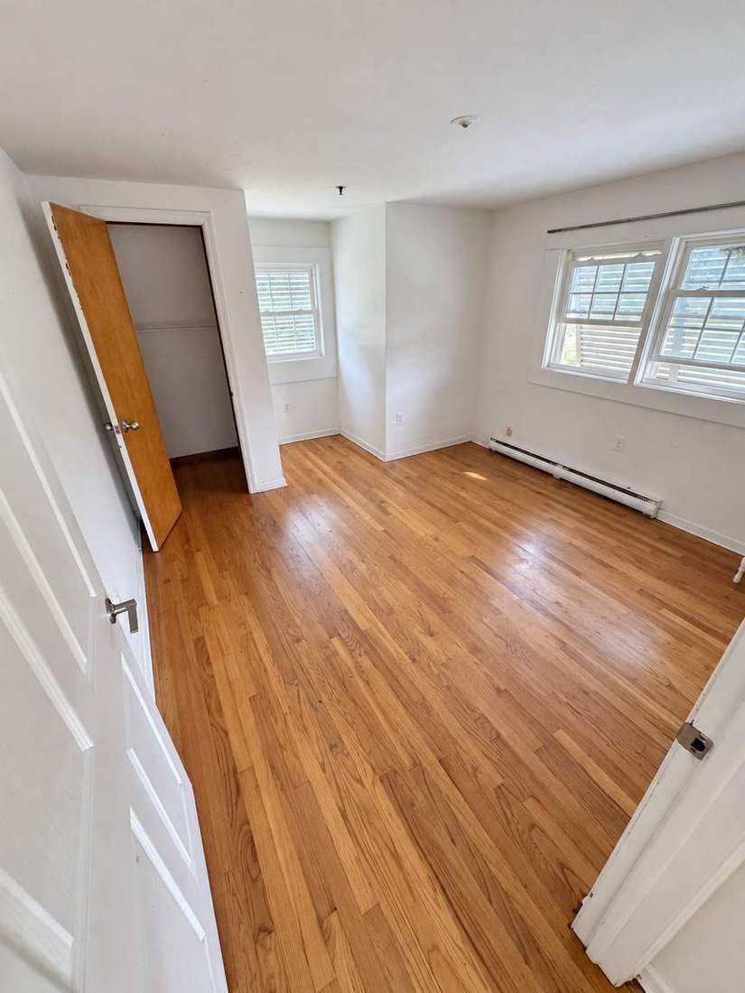 Red Gate Farm barn lease — Bedroom