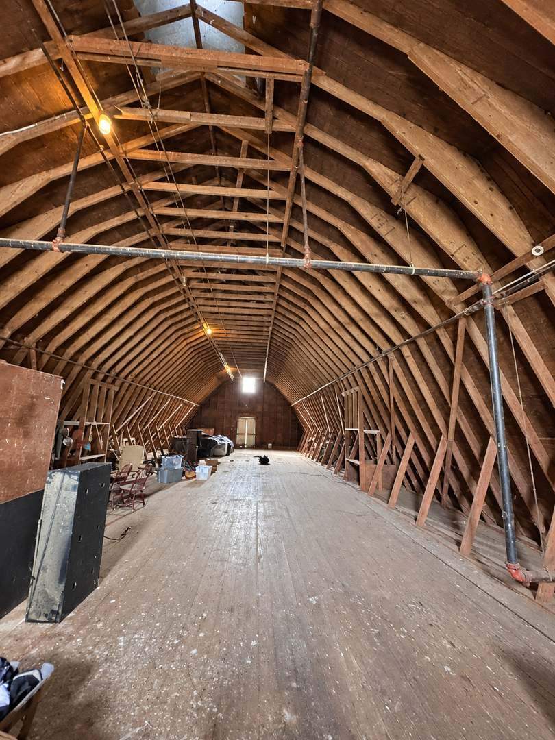 Red Gate Farm barn lease — Hay & shavings storage