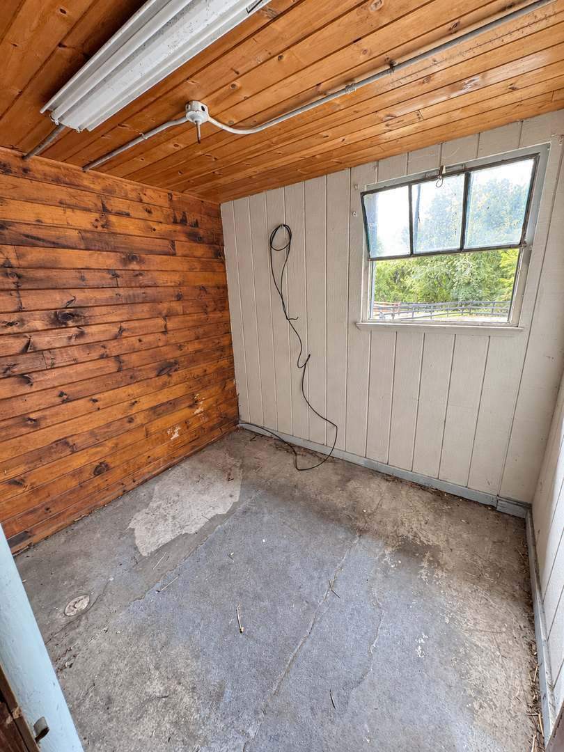 Red Gate Farm barn lease — Second private office