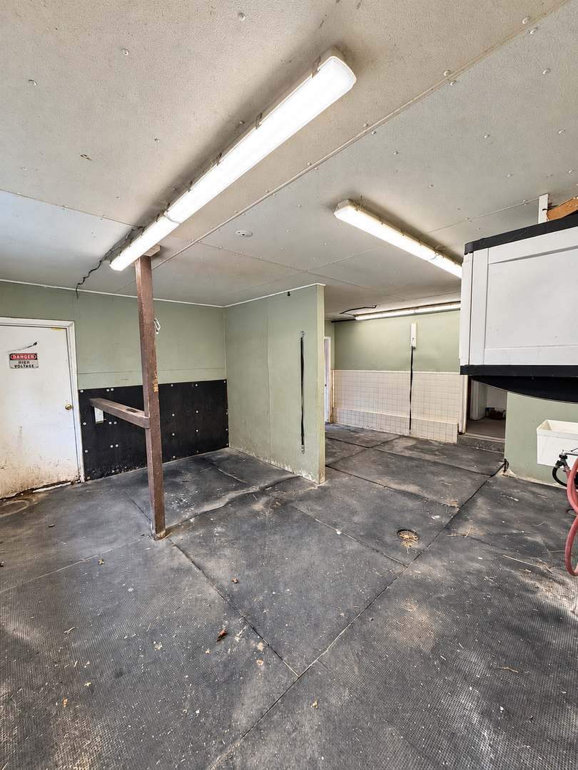 Red Gate Farm barn lease — Wash stall