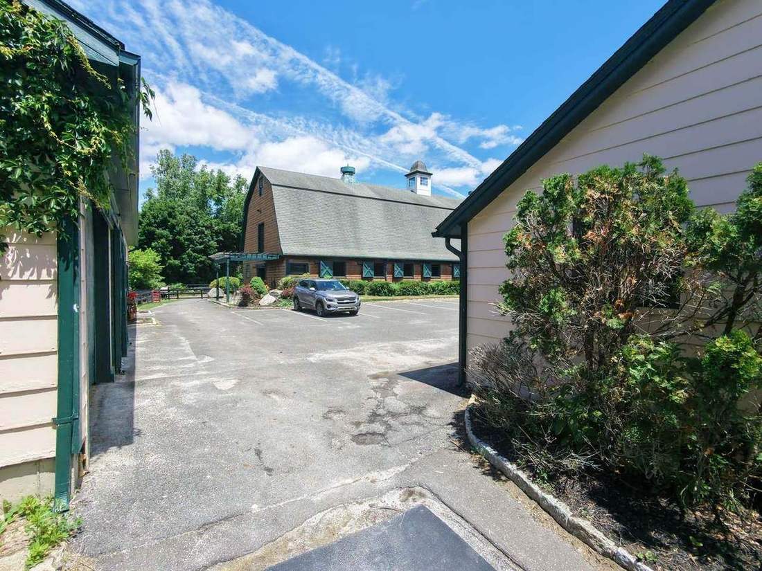 The classic barn and courtyard